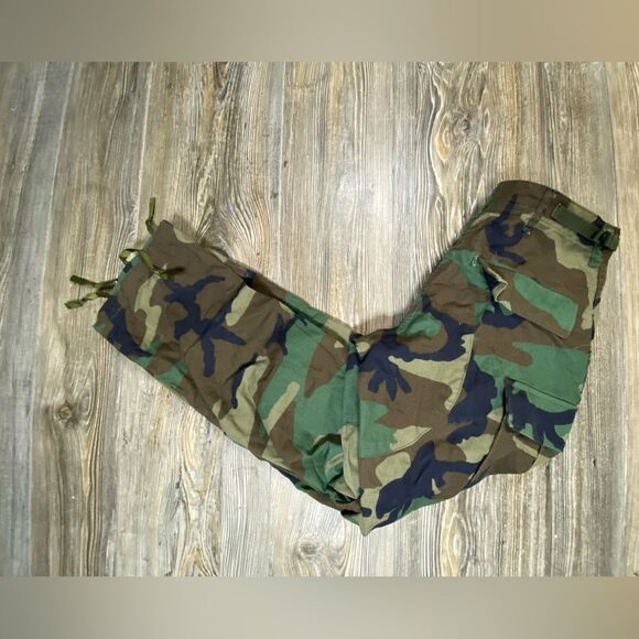 Vintage Military Pants Mens Medium Regular Sz 28 Camo Woodland Combat Trousers - Picture 1 of 7